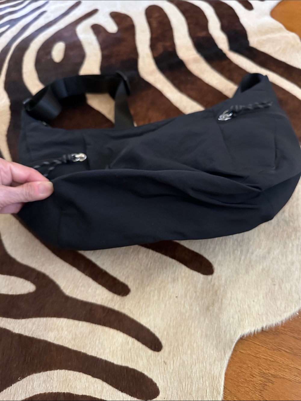 lululemon athletica Black Compact Sling Belt Bag - Picture 5 of 7